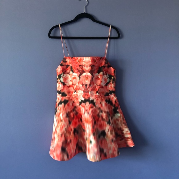 Finders Keepers floral Minidress - Picture 2 of 10